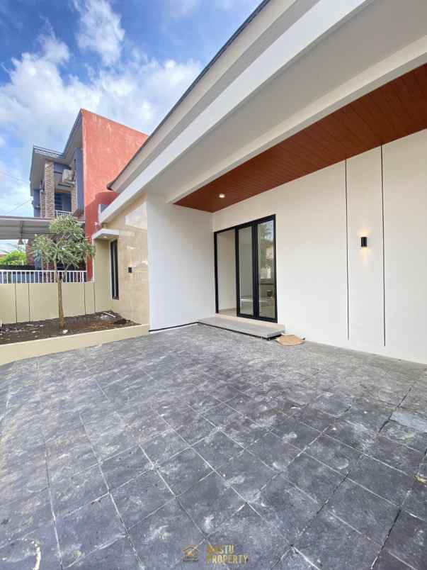 dijual rumah caturharjo