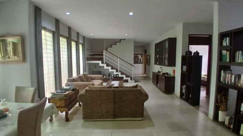 dijual rumah cigadung bandung komplek