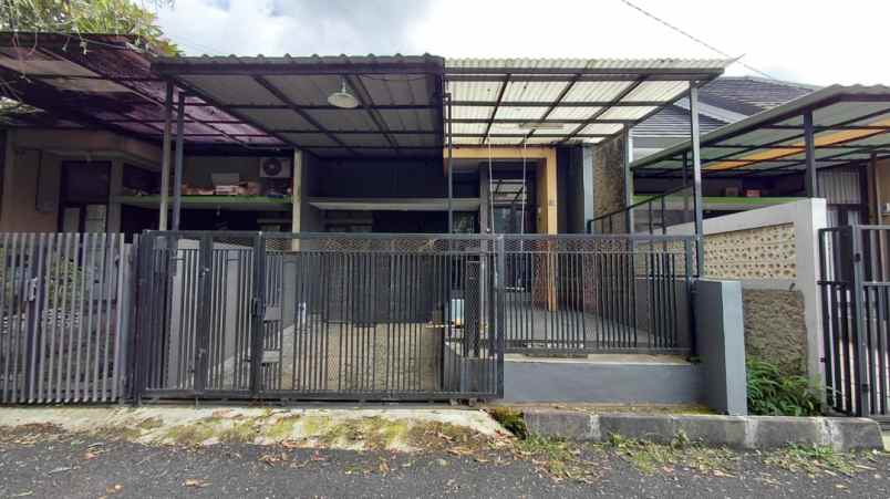 dijual rumah cihanjuang