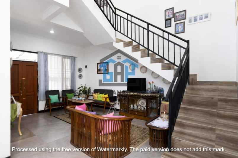 dijual rumah cihanjuang