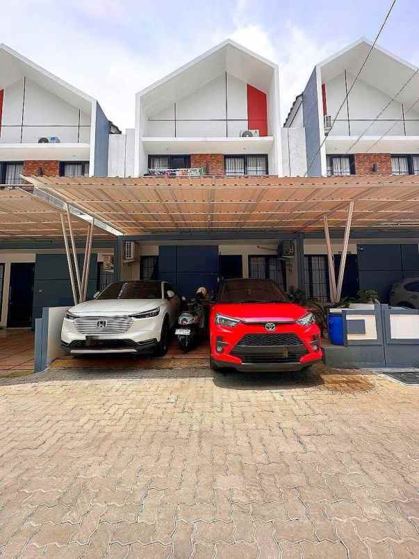 dijual rumah cilangkap