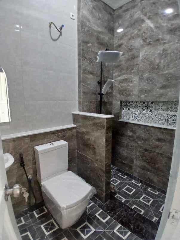 dijual rumah cilodong depok