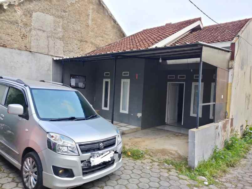 dijual rumah cipageran