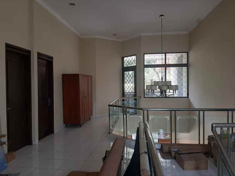 dijual rumah cipaku