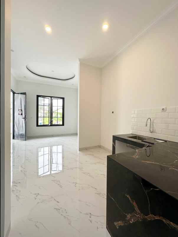 dijual rumah ciracas