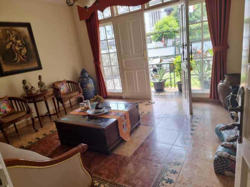 dijual rumah cisanggiri kebayoran baru