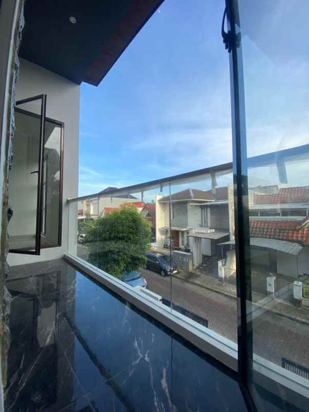 dijual rumah citraland utama cluster