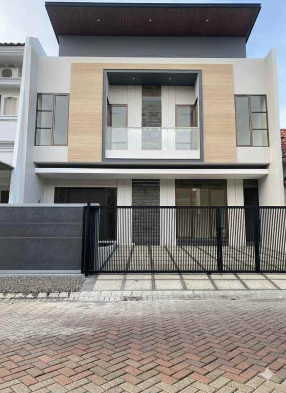 dijual rumah citraland utama cluster