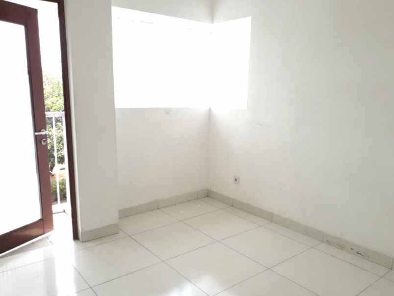 dijual rumah cluster cassia jgc jakarta