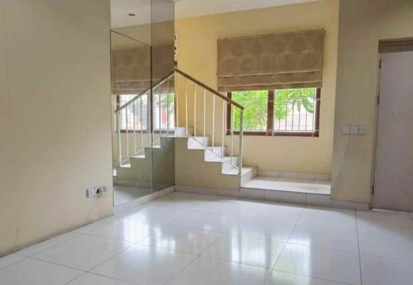 dijual rumah cluster cassia jgc jakarta