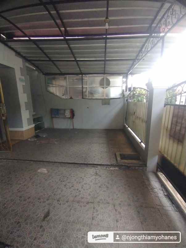 dijual rumah cluster cipondoh indah