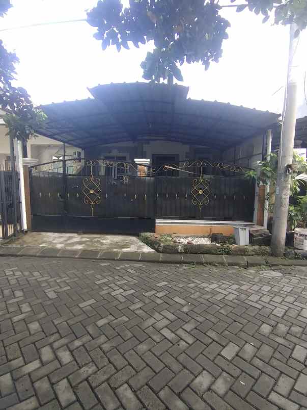 dijual rumah cluster cipondoh indah