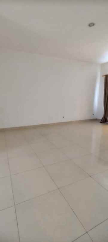 dijual rumah cluster dbanyan jgc