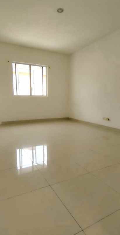 dijual rumah cluster dbanyan jgc