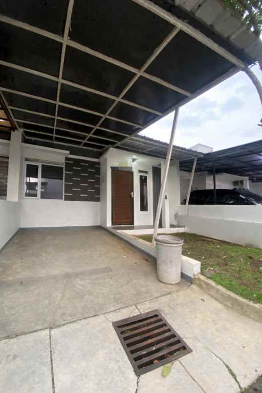 dijual rumah cluster kamayangan