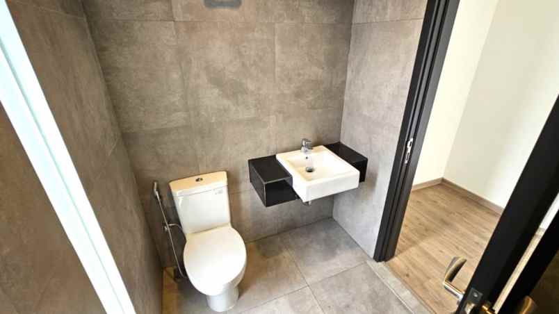 dijual rumah cluster maison de wisteria