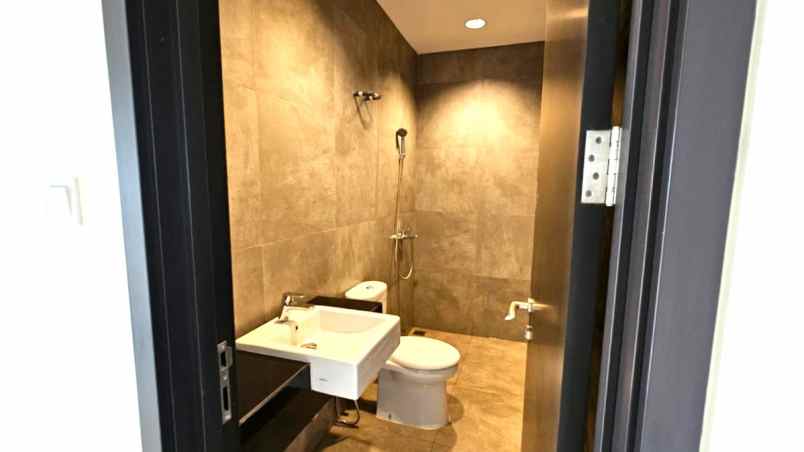 dijual rumah cluster maison de wisteria