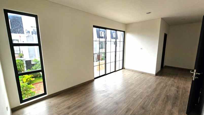 dijual rumah cluster maison de wisteria