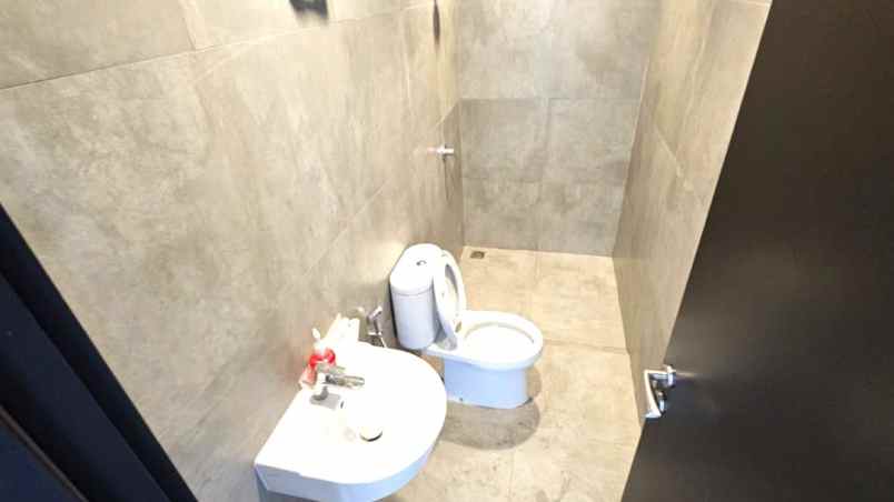 dijual rumah cluster maison de wisteria