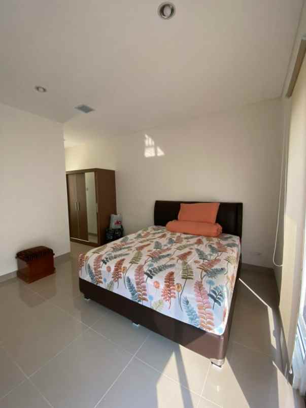 dijual rumah cluster nara village gading serpong
