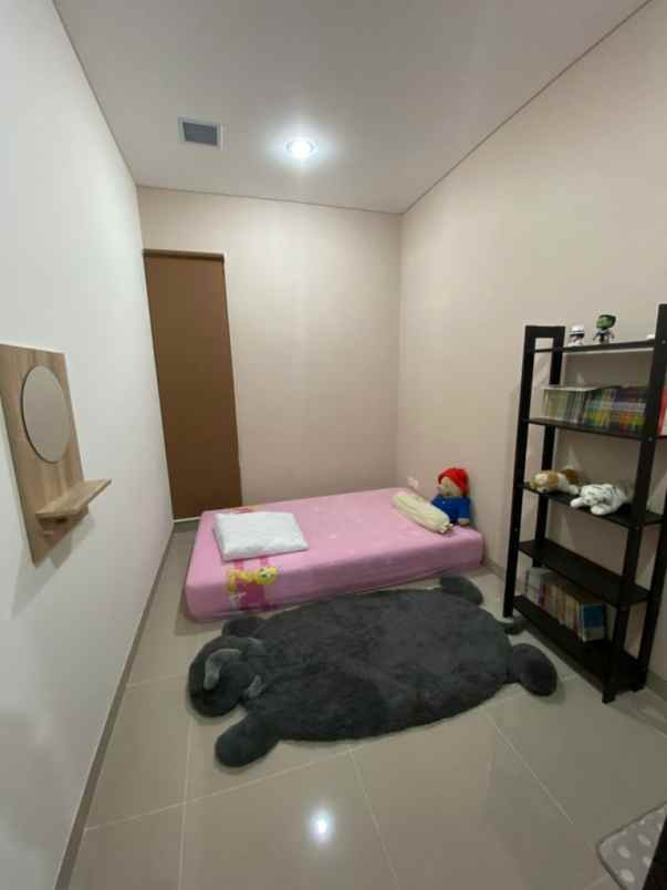 dijual rumah cluster nara village gading serpong