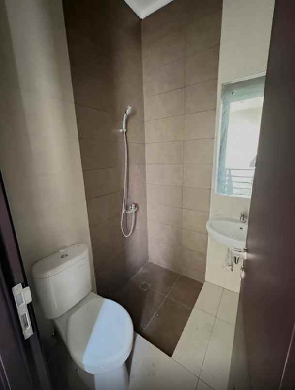 dijual rumah cluster regia scg