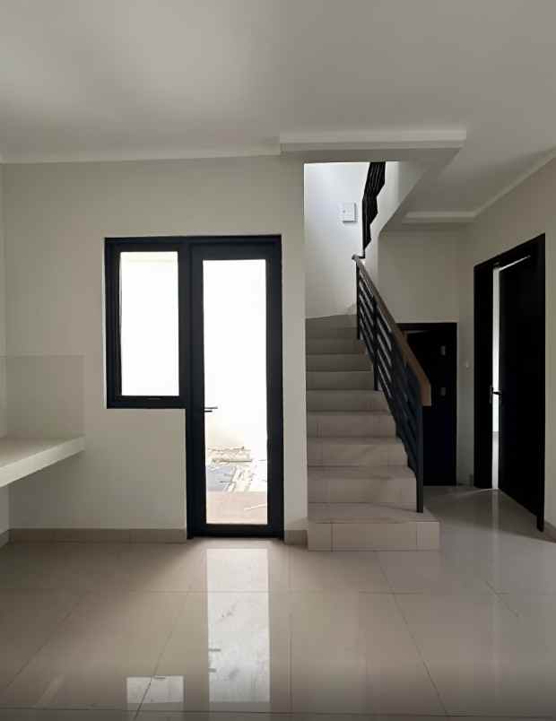 dijual rumah cluster regia scg