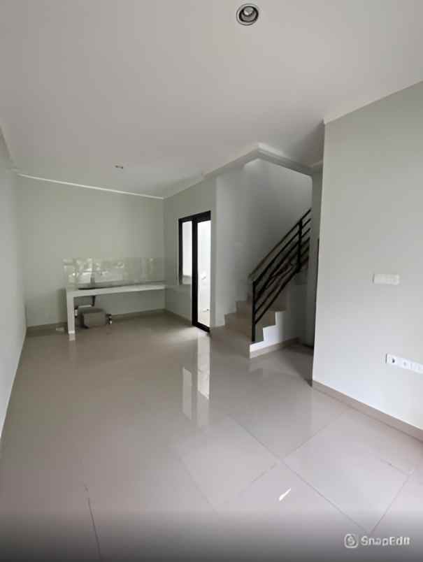 dijual rumah cluster regia scg