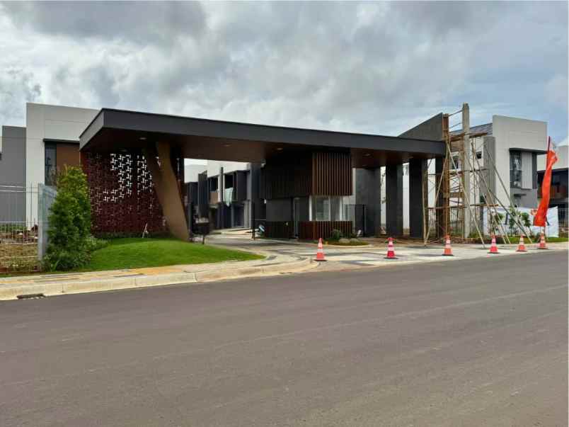 dijual rumah cluster regia scg