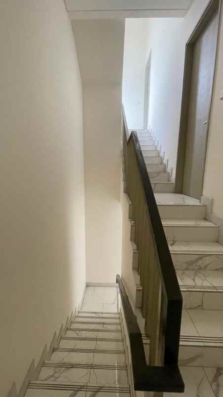 dijual rumah cluster semayang asya jgc