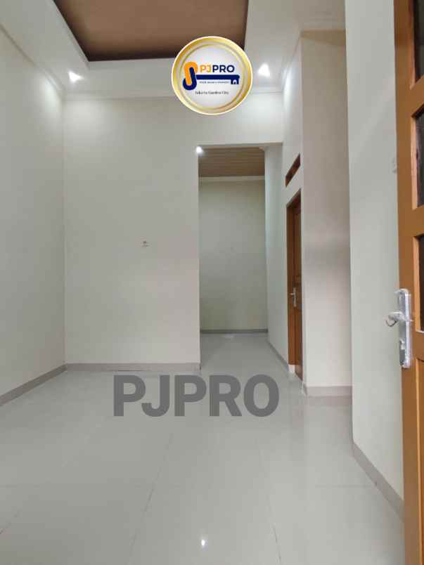 dijual rumah cluster taman flora