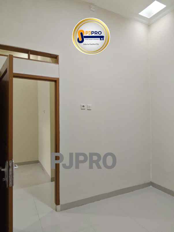 dijual rumah cluster taman flora