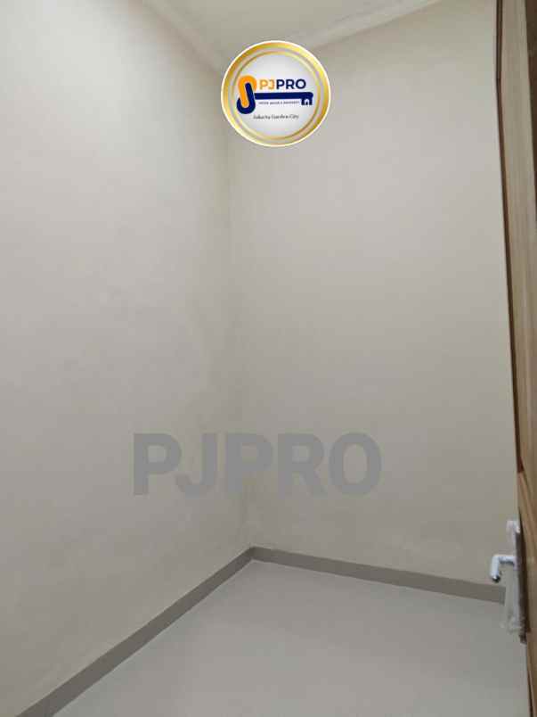 dijual rumah cluster taman flora