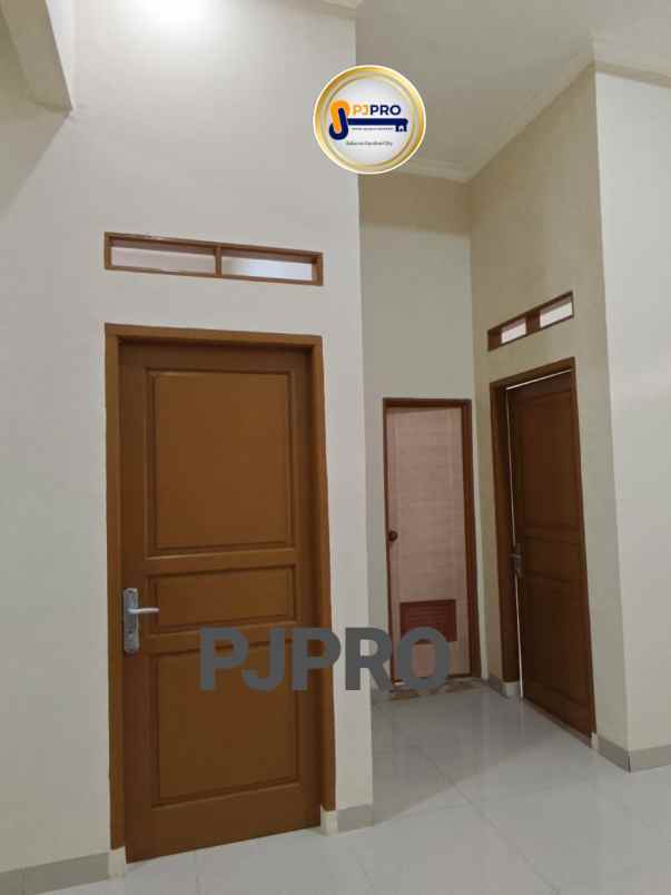 dijual rumah cluster taman flora