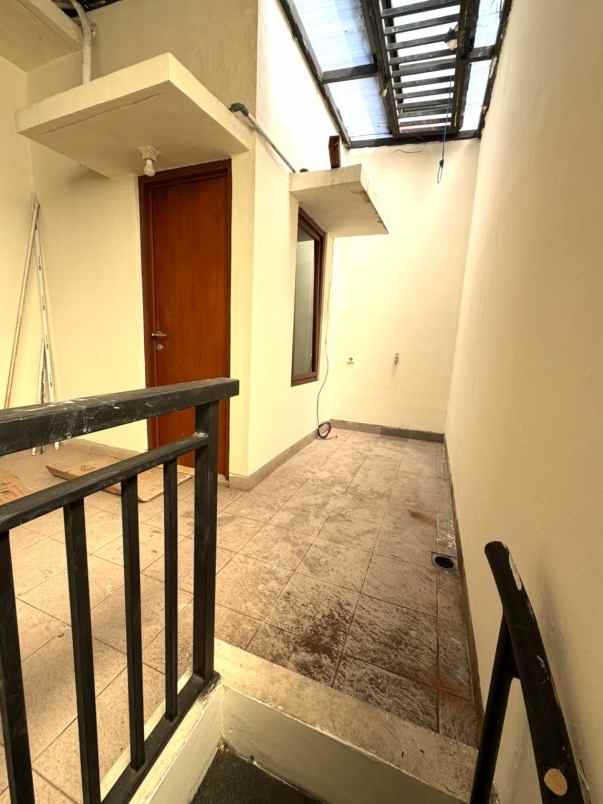 dijual rumah cluster the green