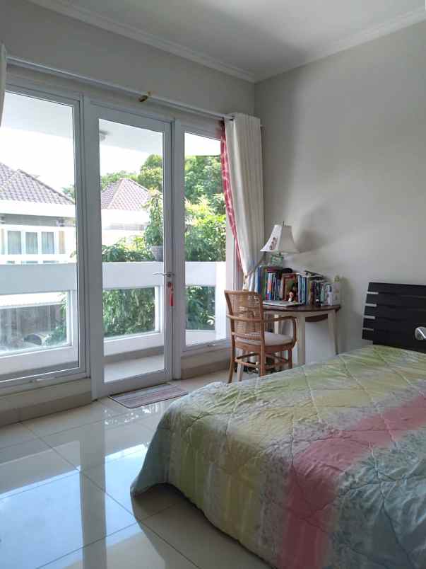 dijual rumah cluster vernonia