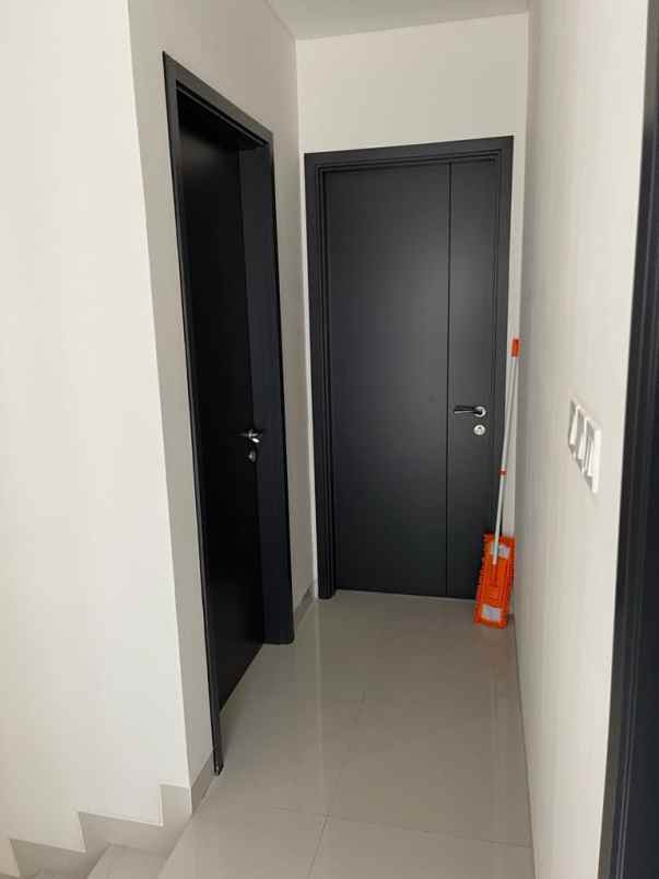 dijual rumah cluster wisteria jakarta