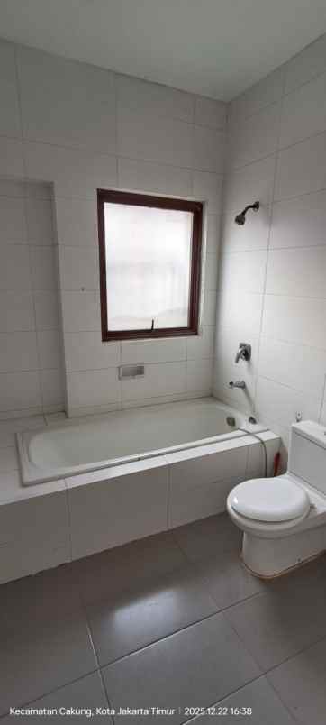 dijual rumah cluster zebrina jgc
