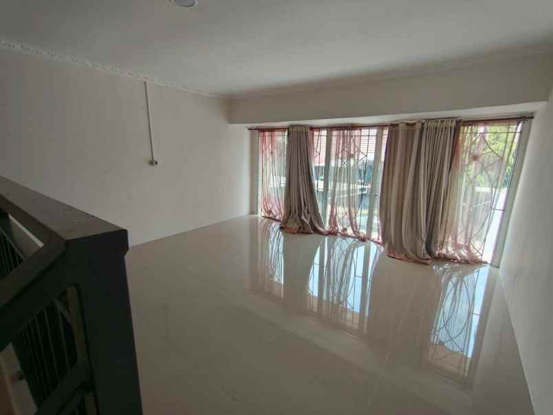 dijual rumah cumpaeun tapos depok