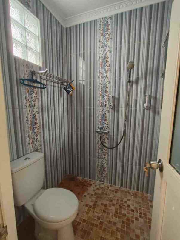 dijual rumah cumpaeun tapos depok