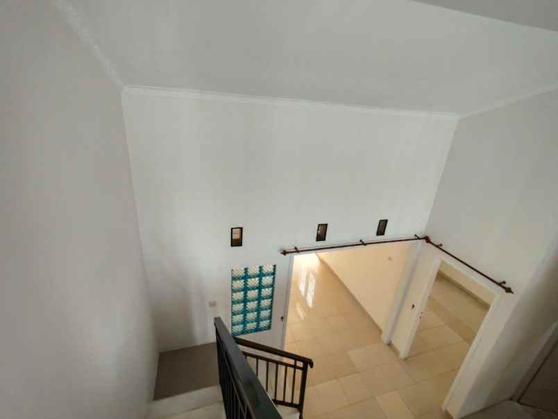 dijual rumah cumpaeun tapos depok