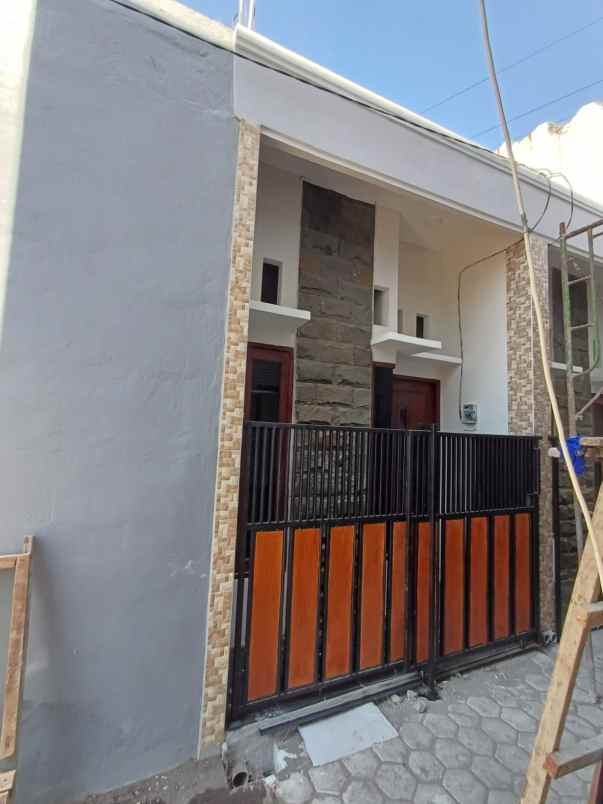 dijual rumah daerah dukuh setro dekat pasar setro