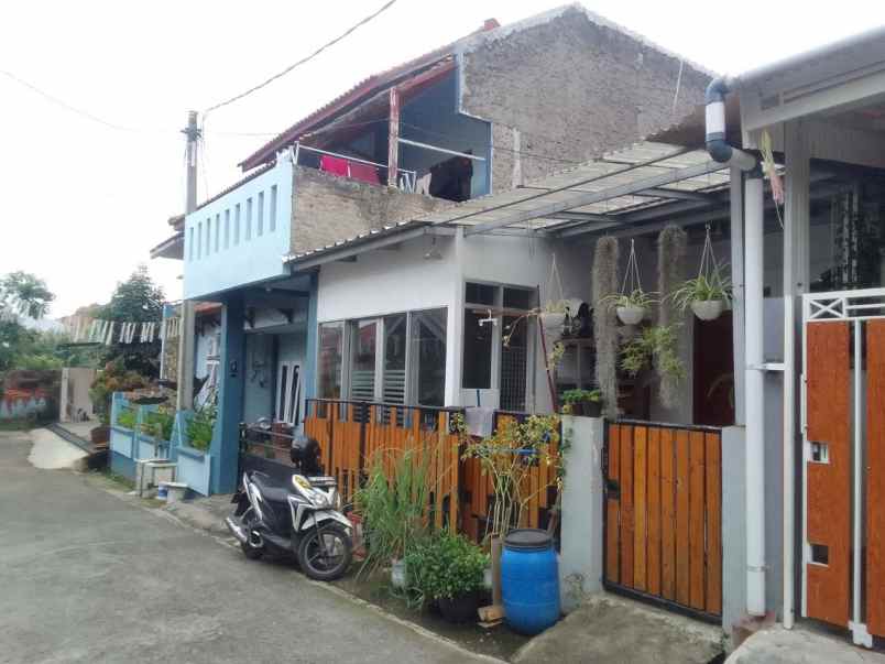 dijual rumah dalam komplek cipageran cimahi utara