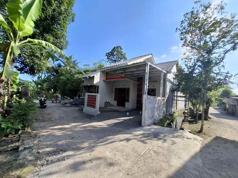 dijual rumah dekat pasar jangkang