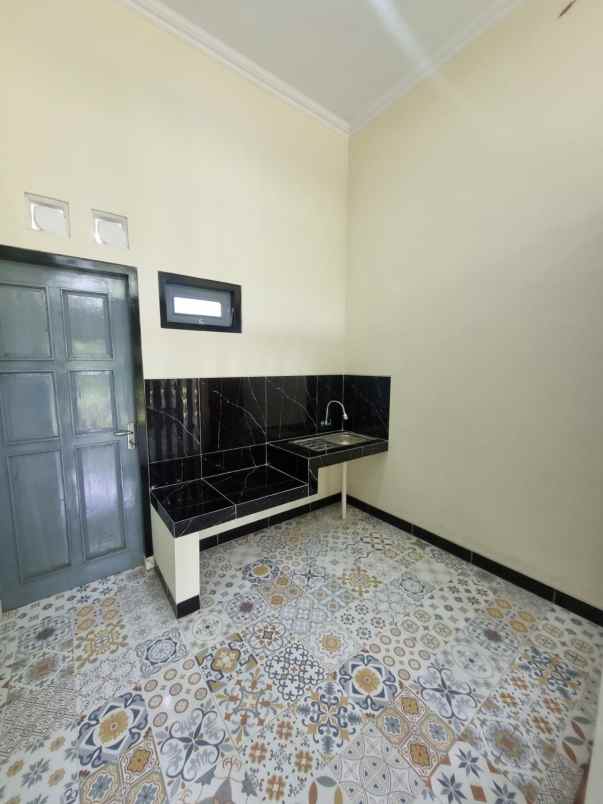 dijual rumah dekat rs uii