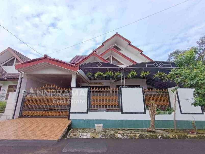 dijual rumah depok