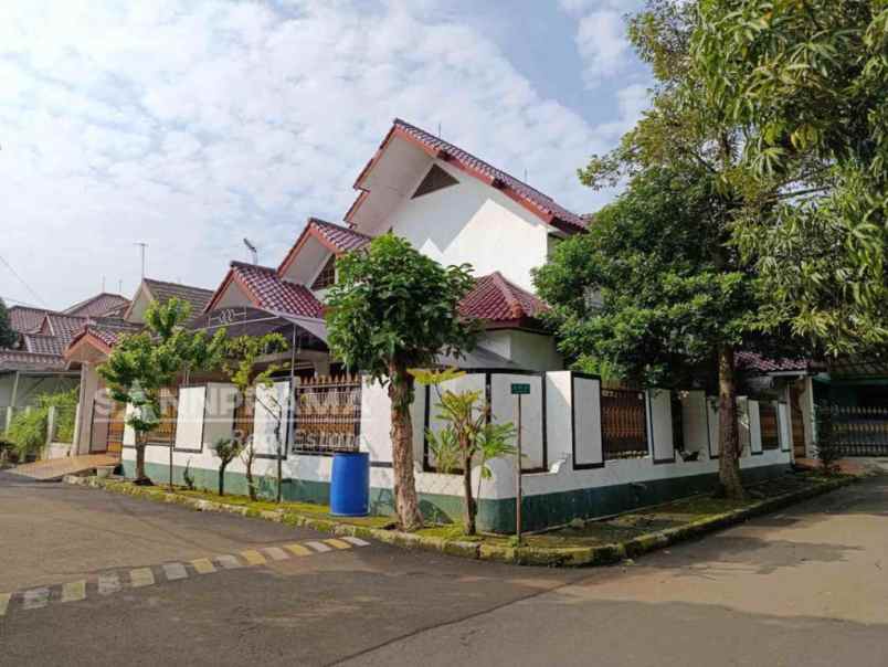 dijual rumah depok