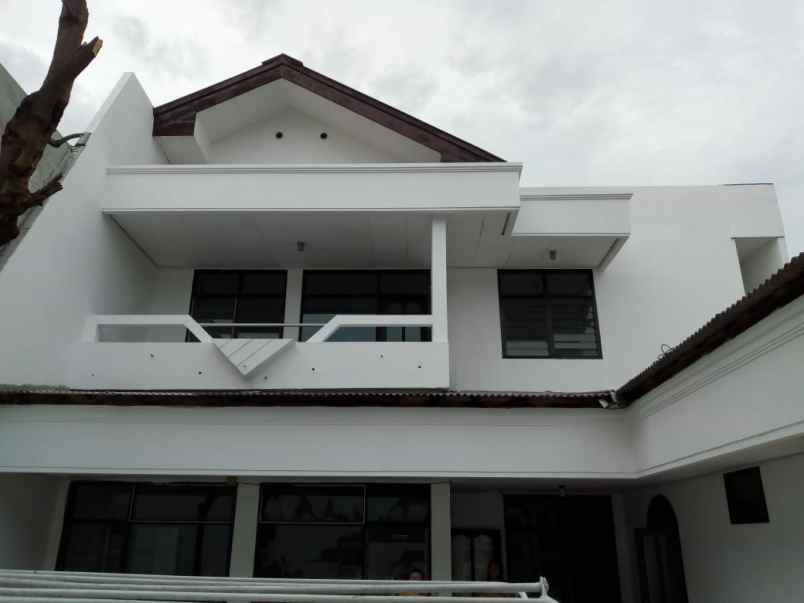 dijual rumah dharmahusada