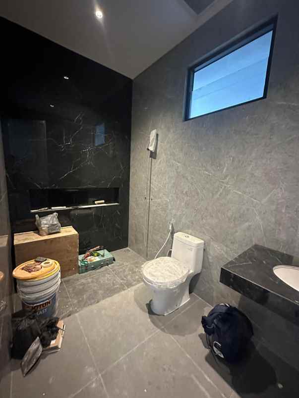 dijual rumah dharmahusada mas