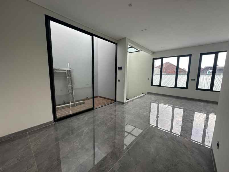 dijual rumah dharmahusada mas